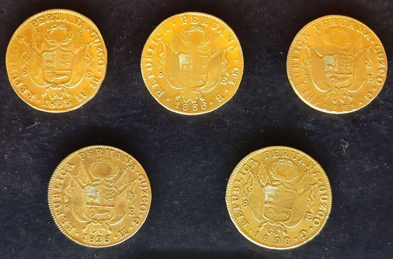 Moedas de Ouro de 8 Escudos de Cuzco, República Peruana